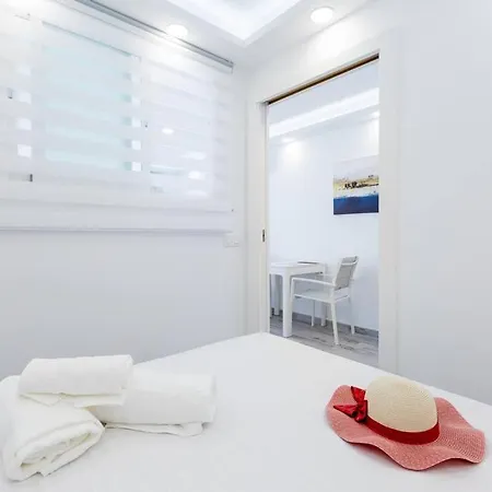 Estilo Y Confort, Marina Primavera 88 * Адехе